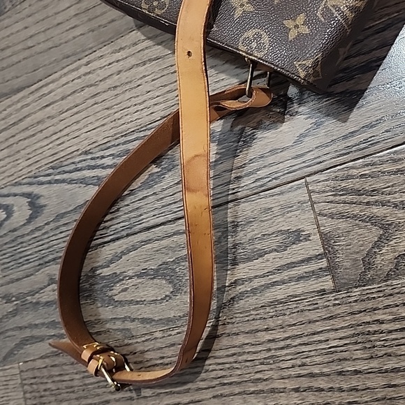 Authentic Louis Vuitton Monogram Cartouchiere - Picture 13 of 16